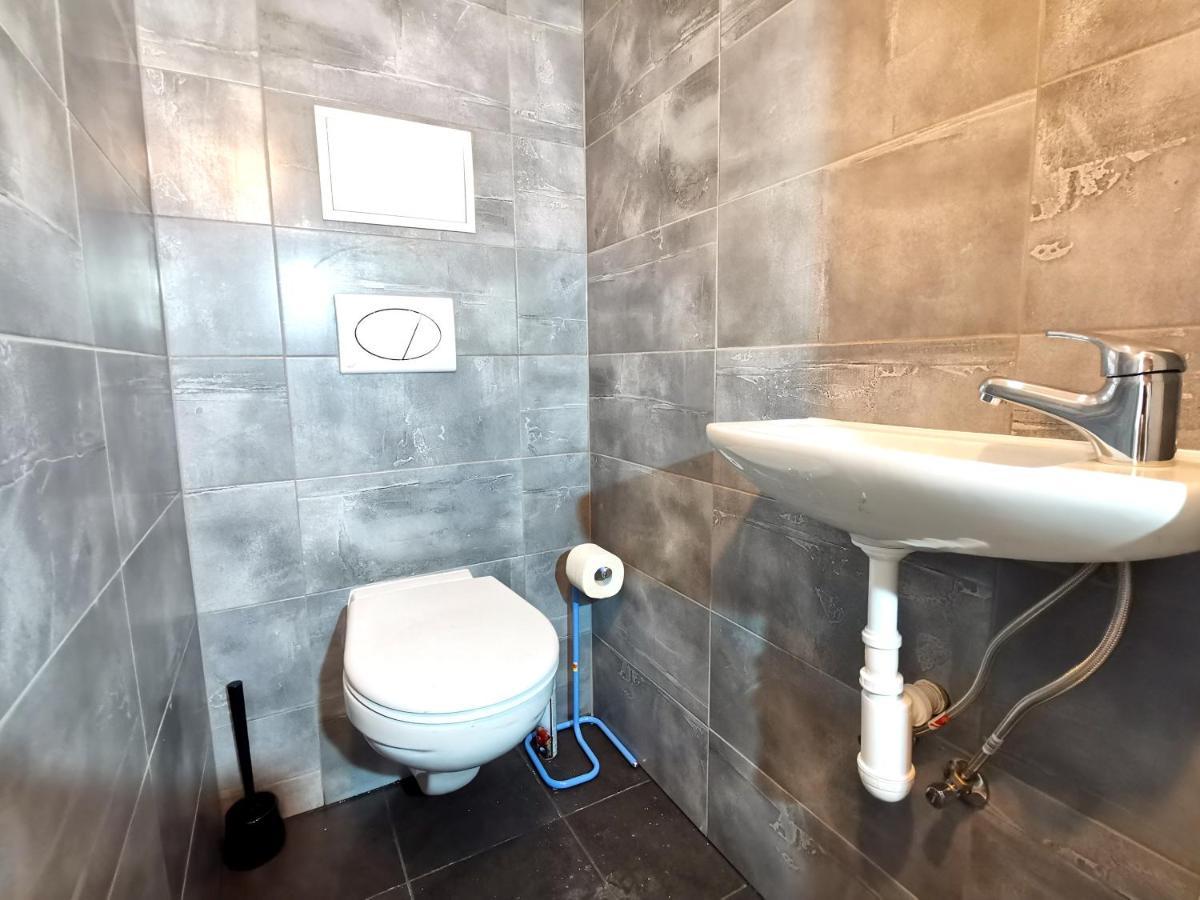 Lacplesa Downtown New 2-Bedroom Apartment Riga Ngoại thất bức ảnh